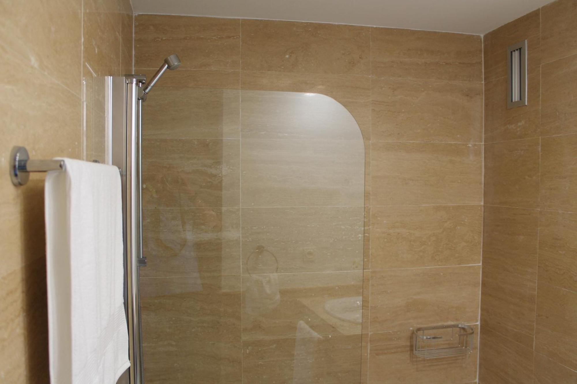 Paseo Maritimo Apartment Malaga Exterior photo